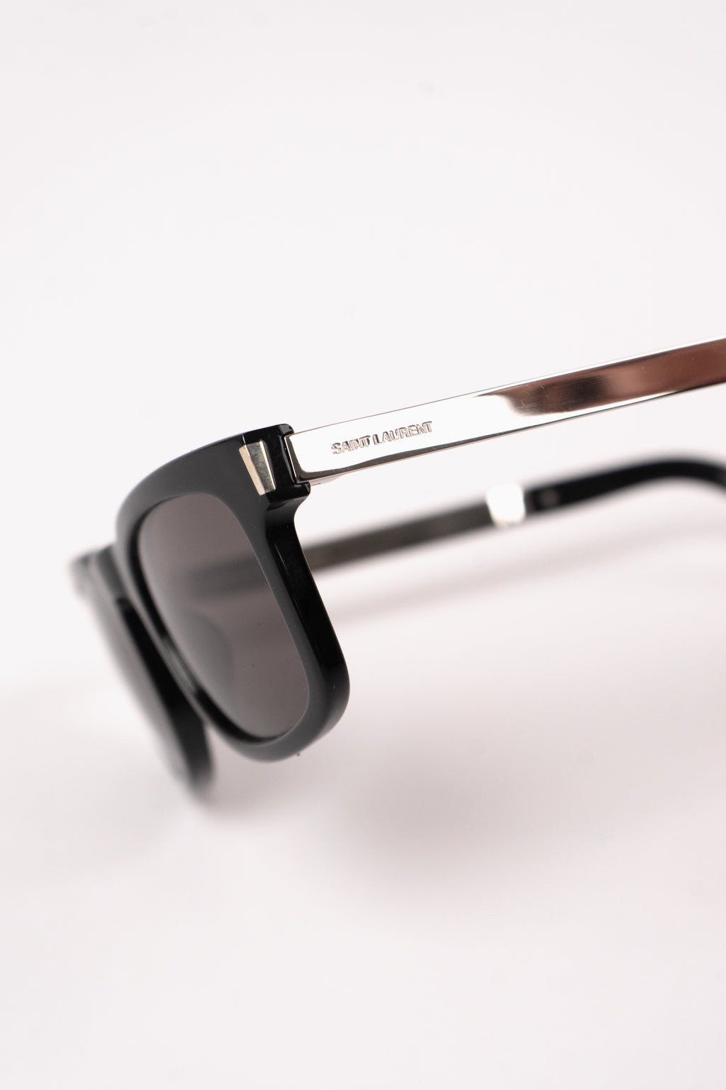 Kering eyewear SL 581