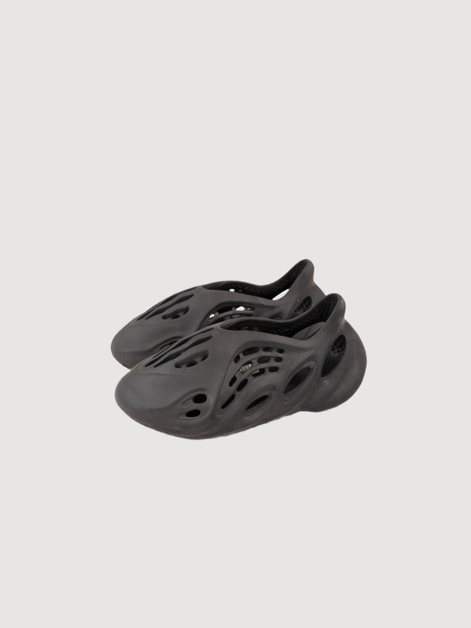 Adidas Yeezy Foam RNR Onyx | Ragnar Oratmangoen | Ballers Market