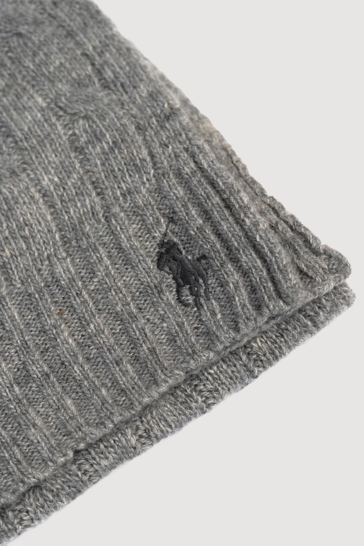 Cable knit scarf in wool blend