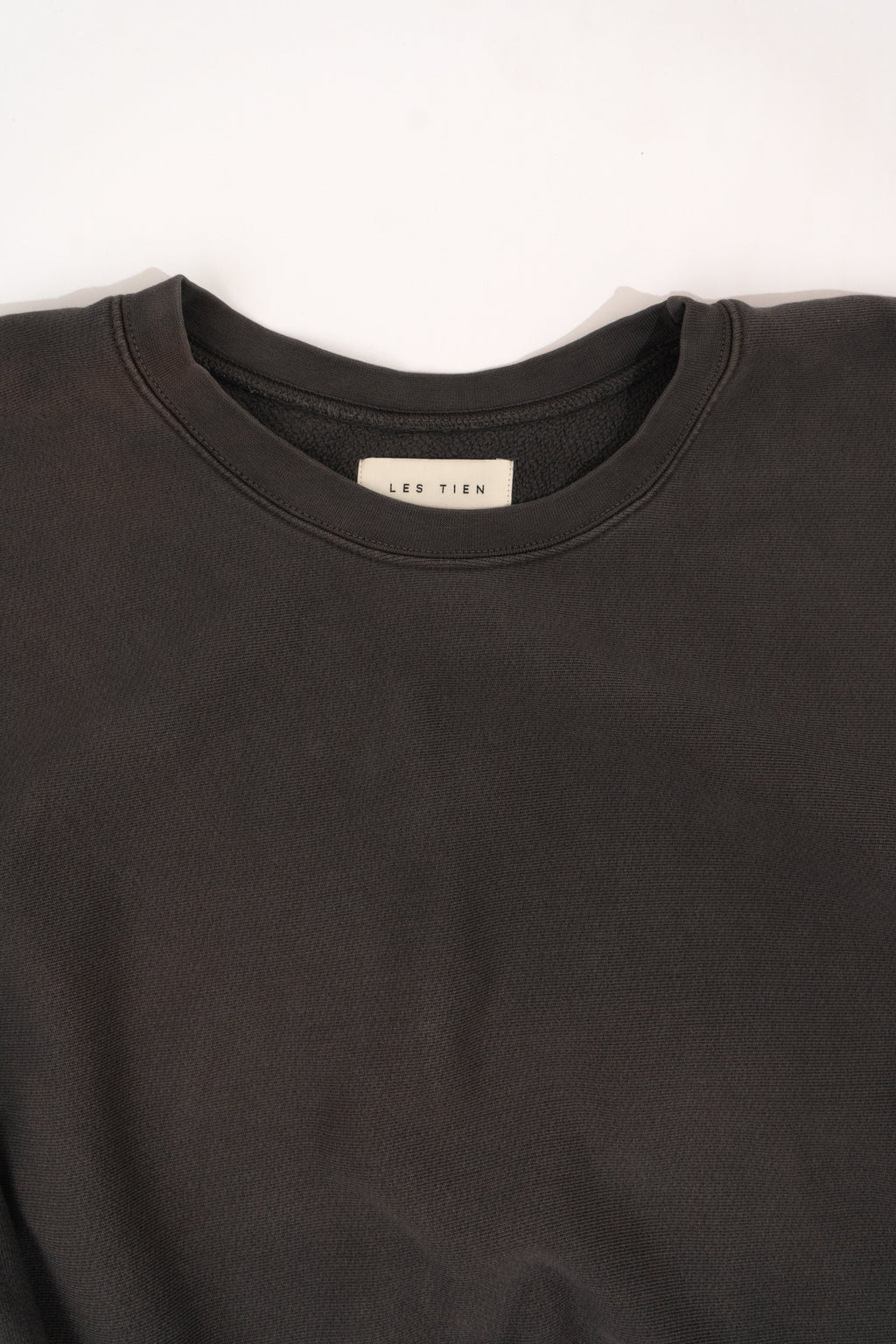 Les Tien Men's Heavyweight Crop Crew Sweat in Vintage Black