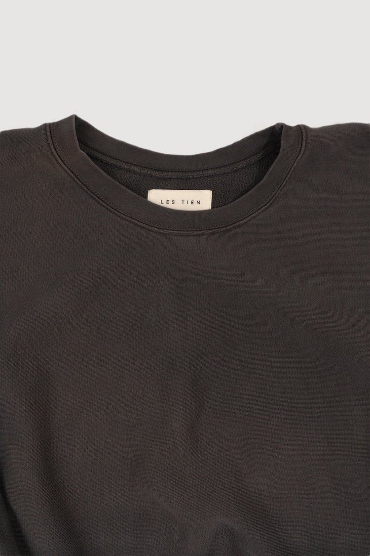 Les Tien Men's Heavyweight Crop Crew Sweat in Vintage Black