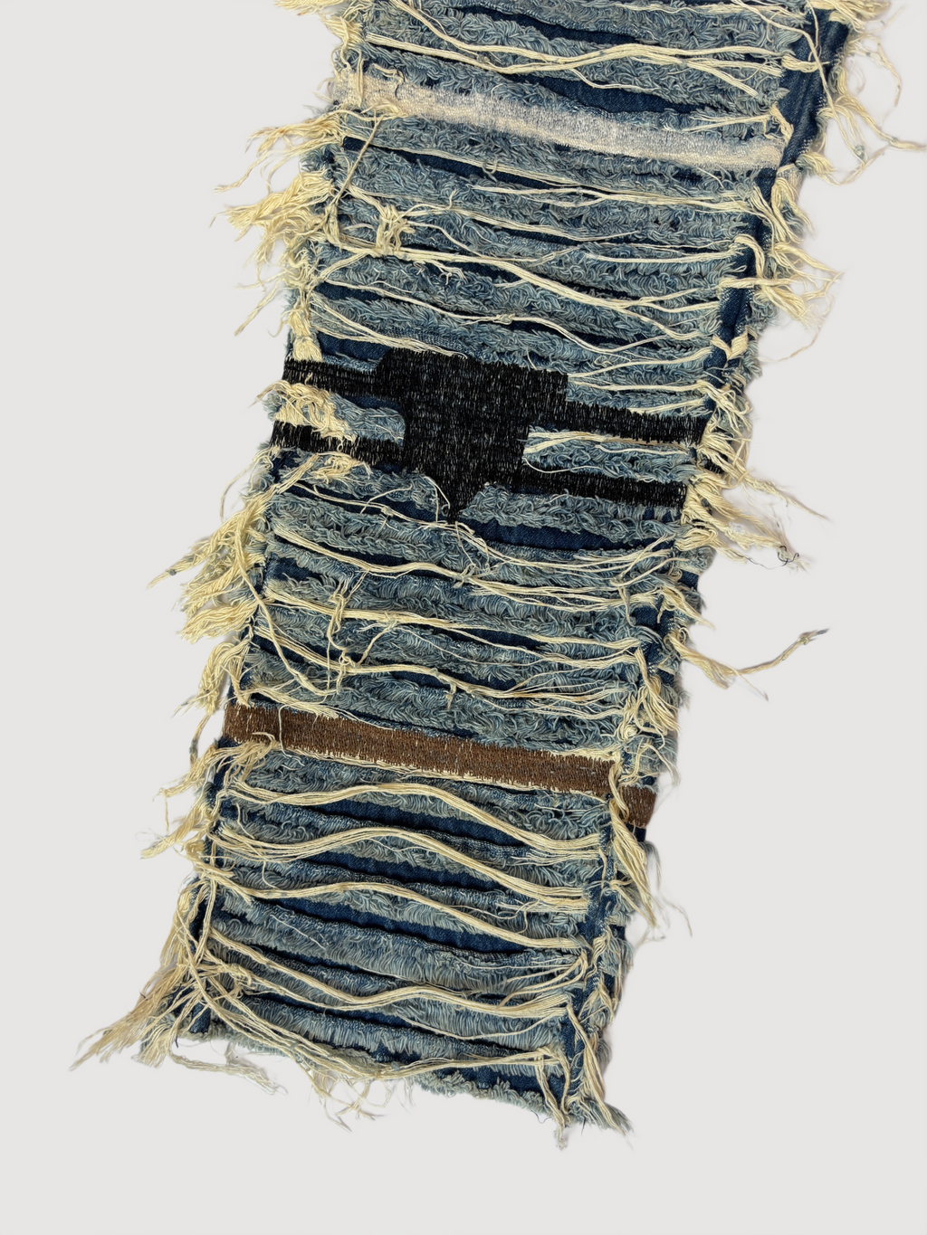 MNML Distressed Lace Denim Jeans