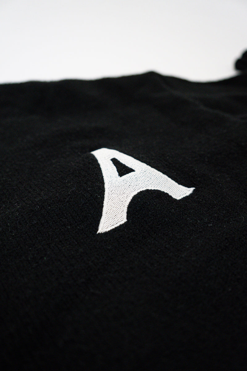 Maniere De Voir Men's Black Jumper