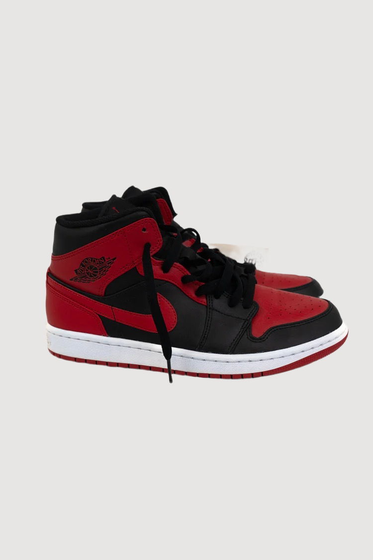 Air Jordan 1 Mid Banned