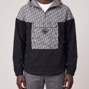 Christian Dior x Shawn Stussy Oblique Anorak Jacket Blue Grey op model, voorkant