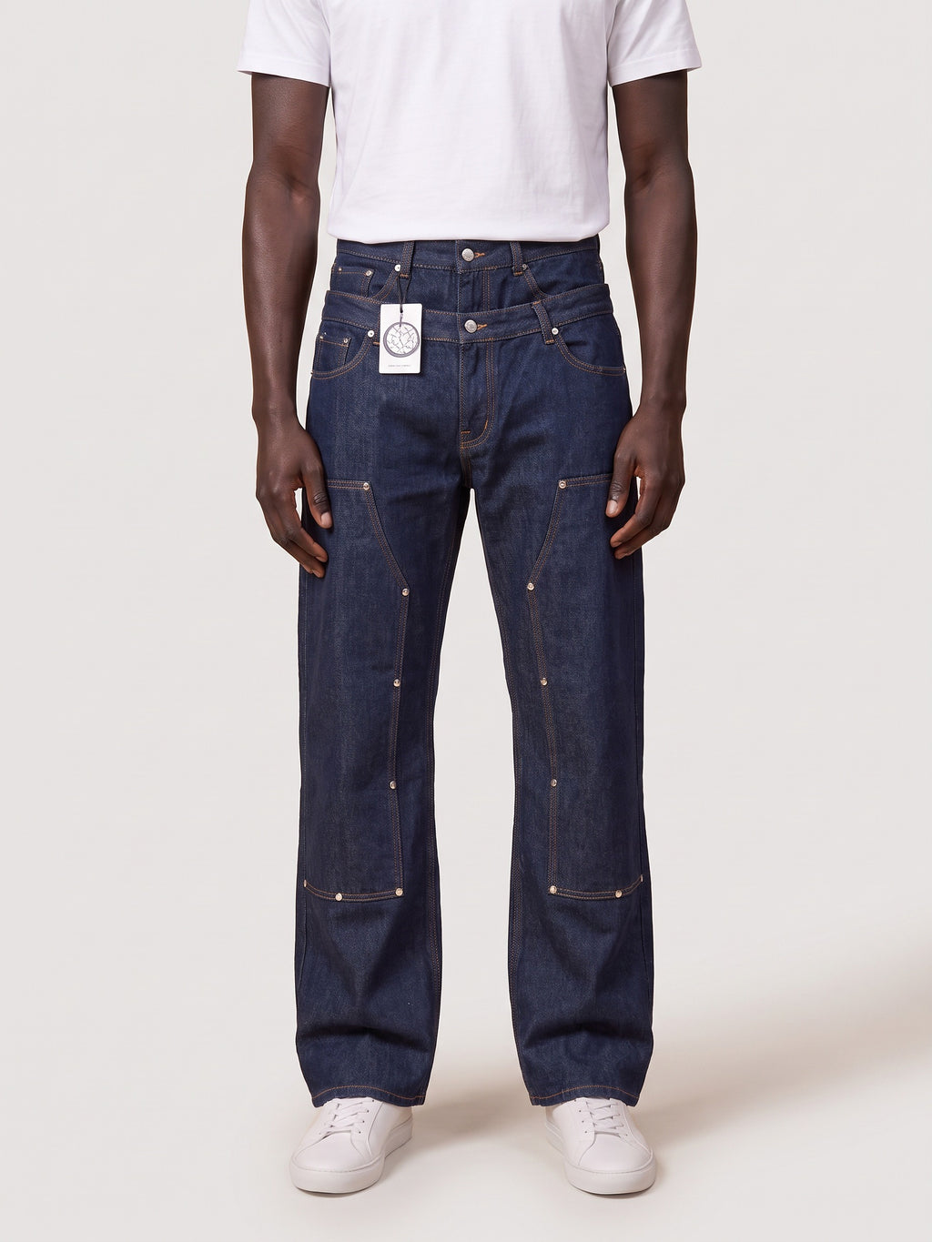 Decency jeans voorkant op model