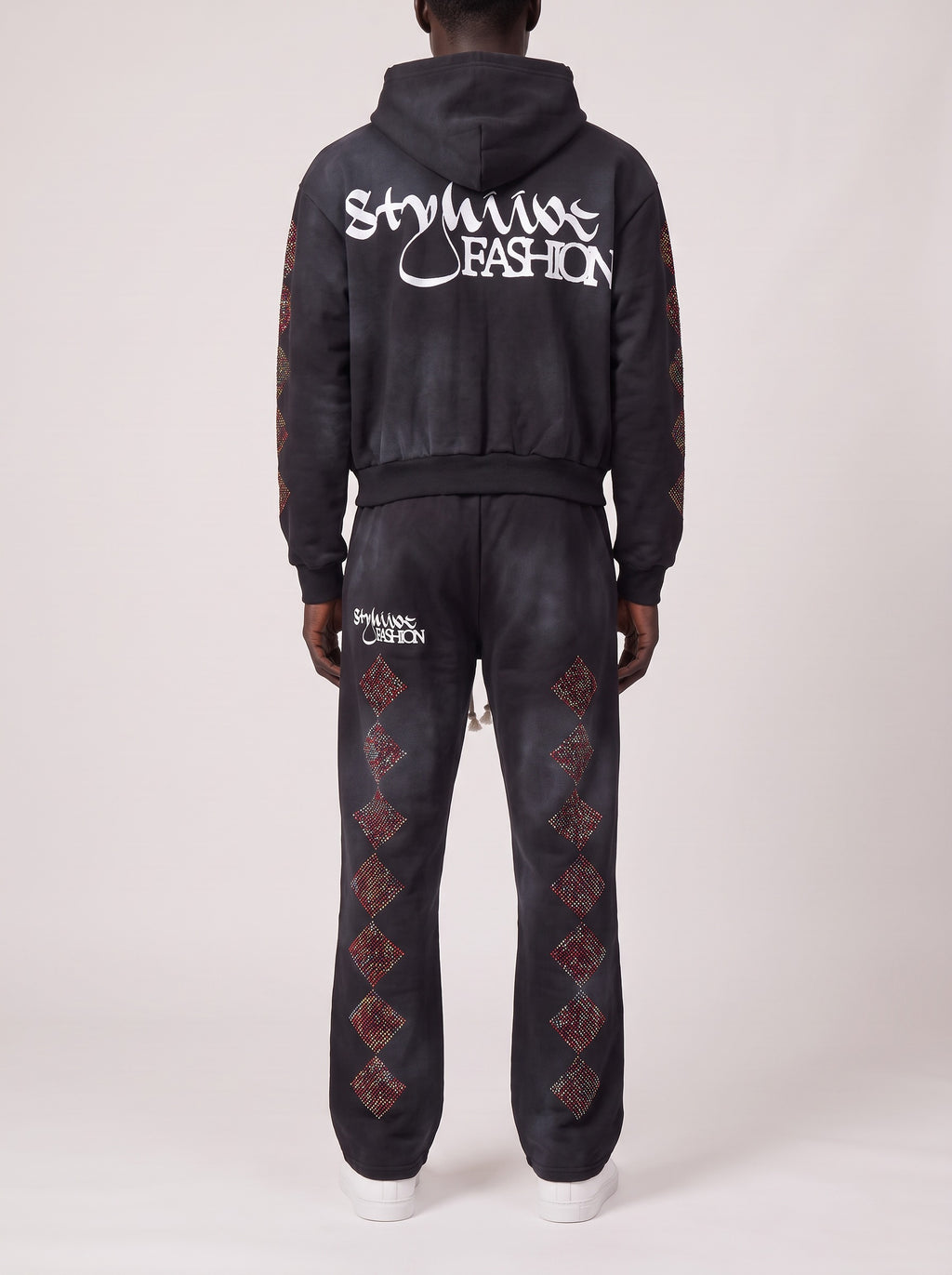 Gemstone Sweatsuit achterkant op model