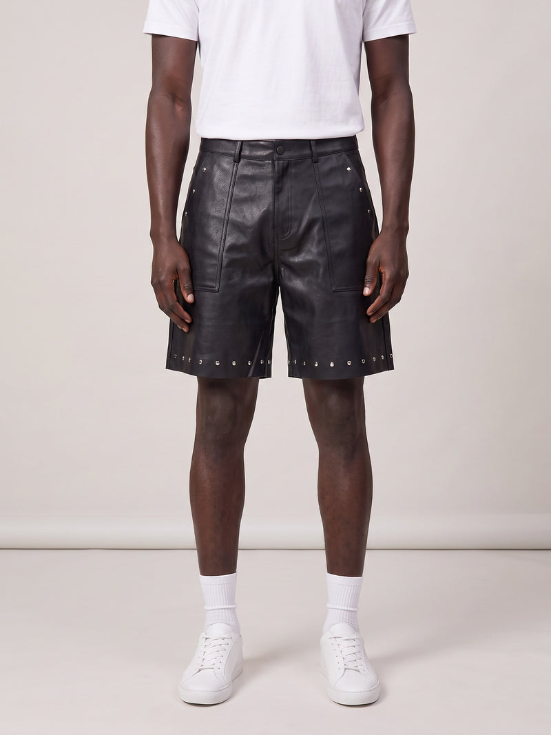 One Seven Leather Shorts voorkant op model