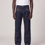 Dark Blue Jeans With Pearls voorkant op model