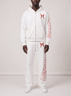 Rhinestone Sweatsuit wit voorkant op model