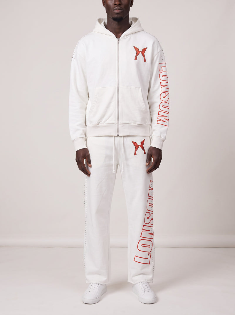Rhinestone Sweatsuit wit voorkant op model
