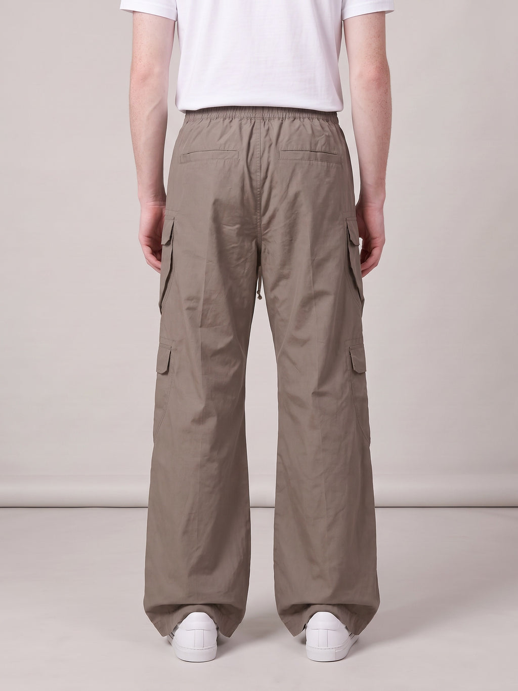 Rick Owens Wide Bella Pants achterkant op model