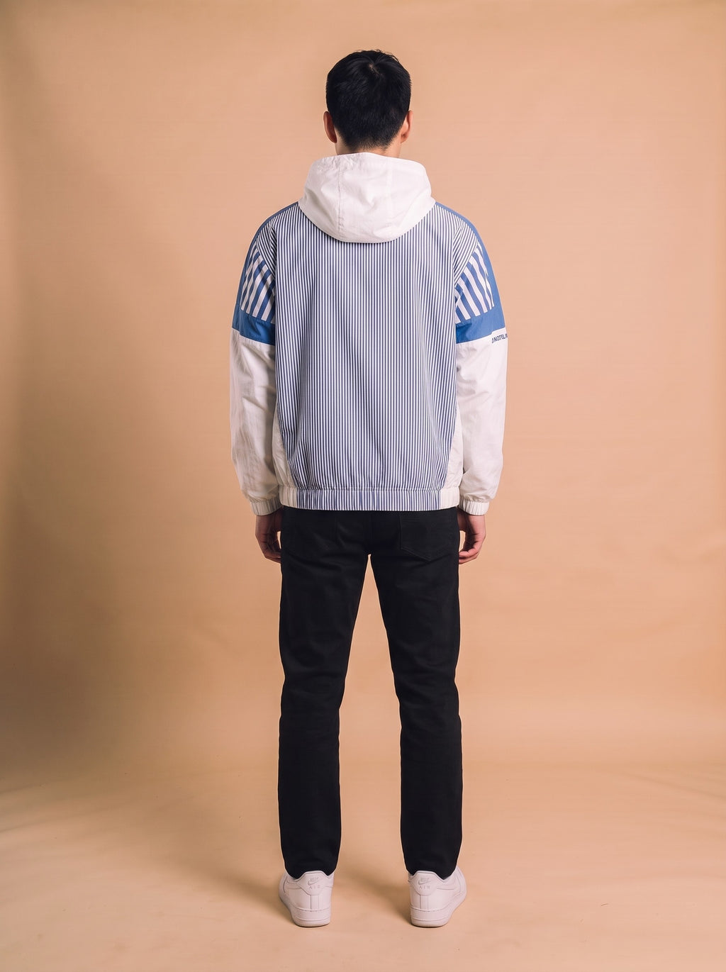Minotaur stripe hooded jacket model achterkant