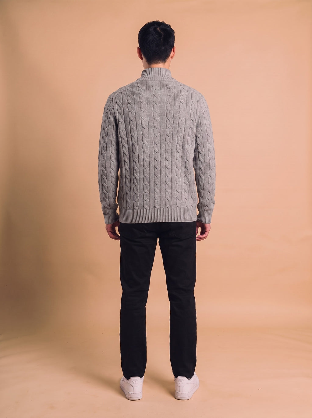 Half zip up wool sweater model achterkant