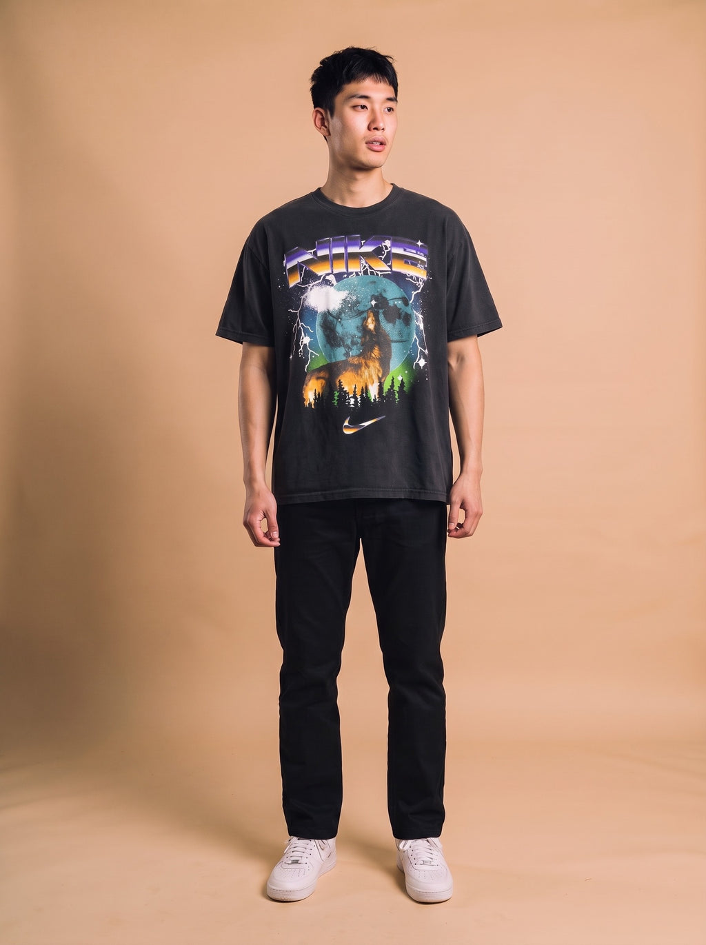Nike x wulf tee model voorkant