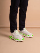 Balenciaga Triple S aan de voet