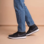 Air Jordan One Mid SE Smoke Grey aan de voet