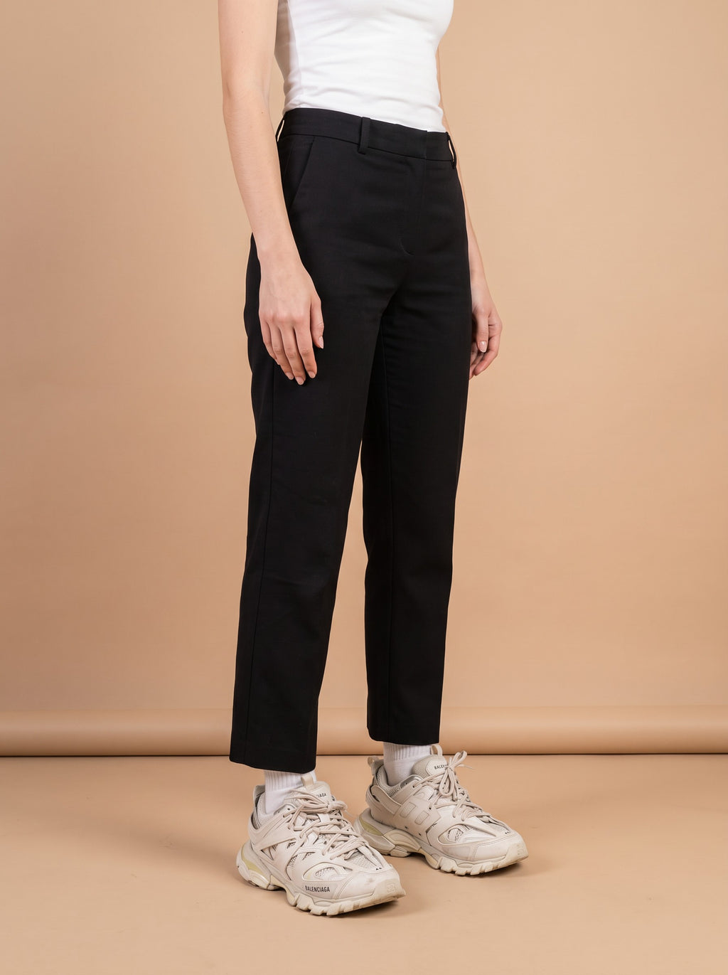 Balenciaga White Track Sneakers With Mesh Details aan de voet
