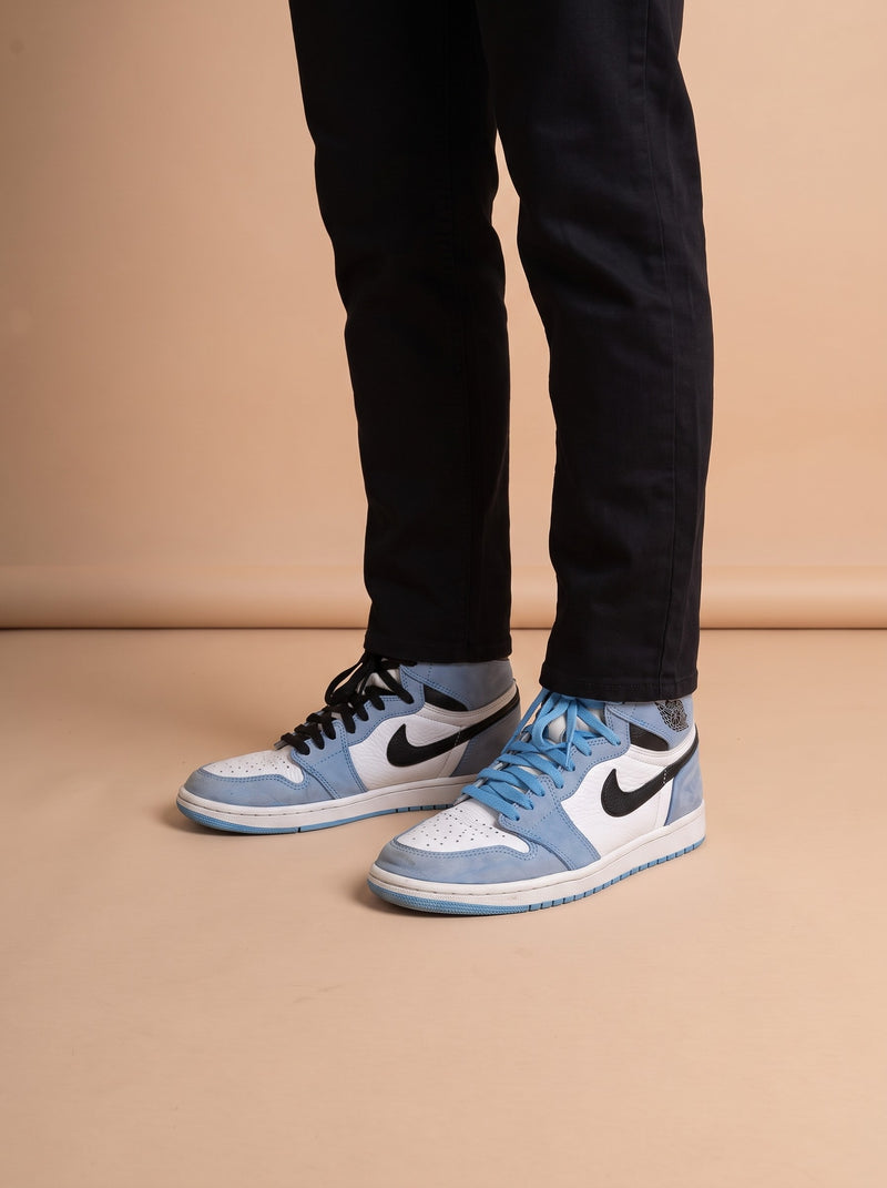 Air Jordan 1 Retro High OG University Blue aan de voet