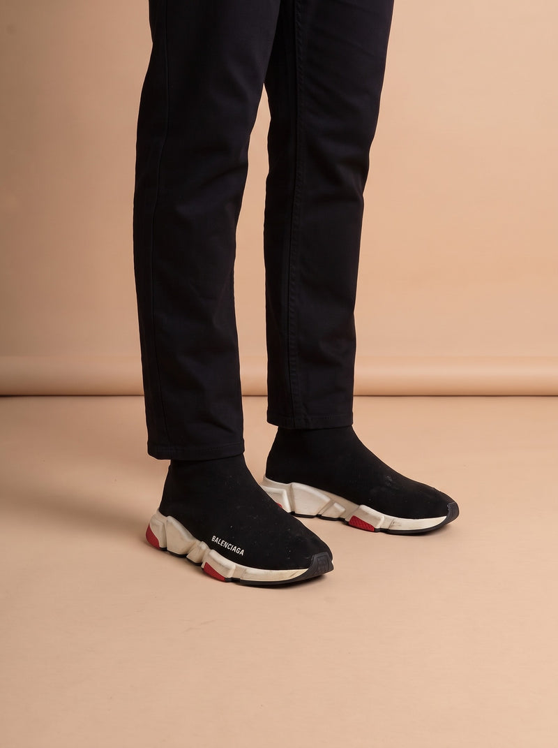 Balenciaga Speed Trainer Black White Red aan de voet