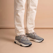 Dior B22 Leather Low Sneakers Grey aan de voet