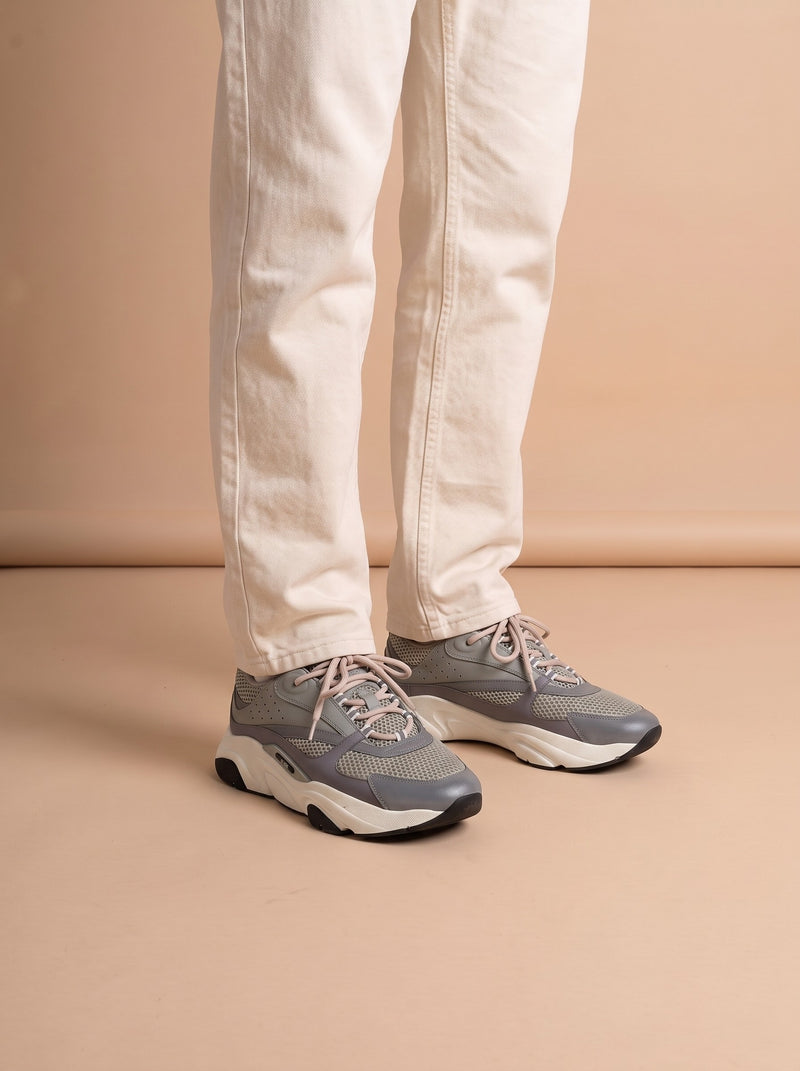 Dior B22 Leather Low Sneakers Grey aan de voet