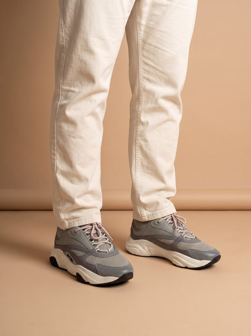 Dior B22 Leather Low Sneakers Grey aan de voet