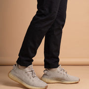 Adidas Yeezy Boost 350 V2 Cream aan de voet
