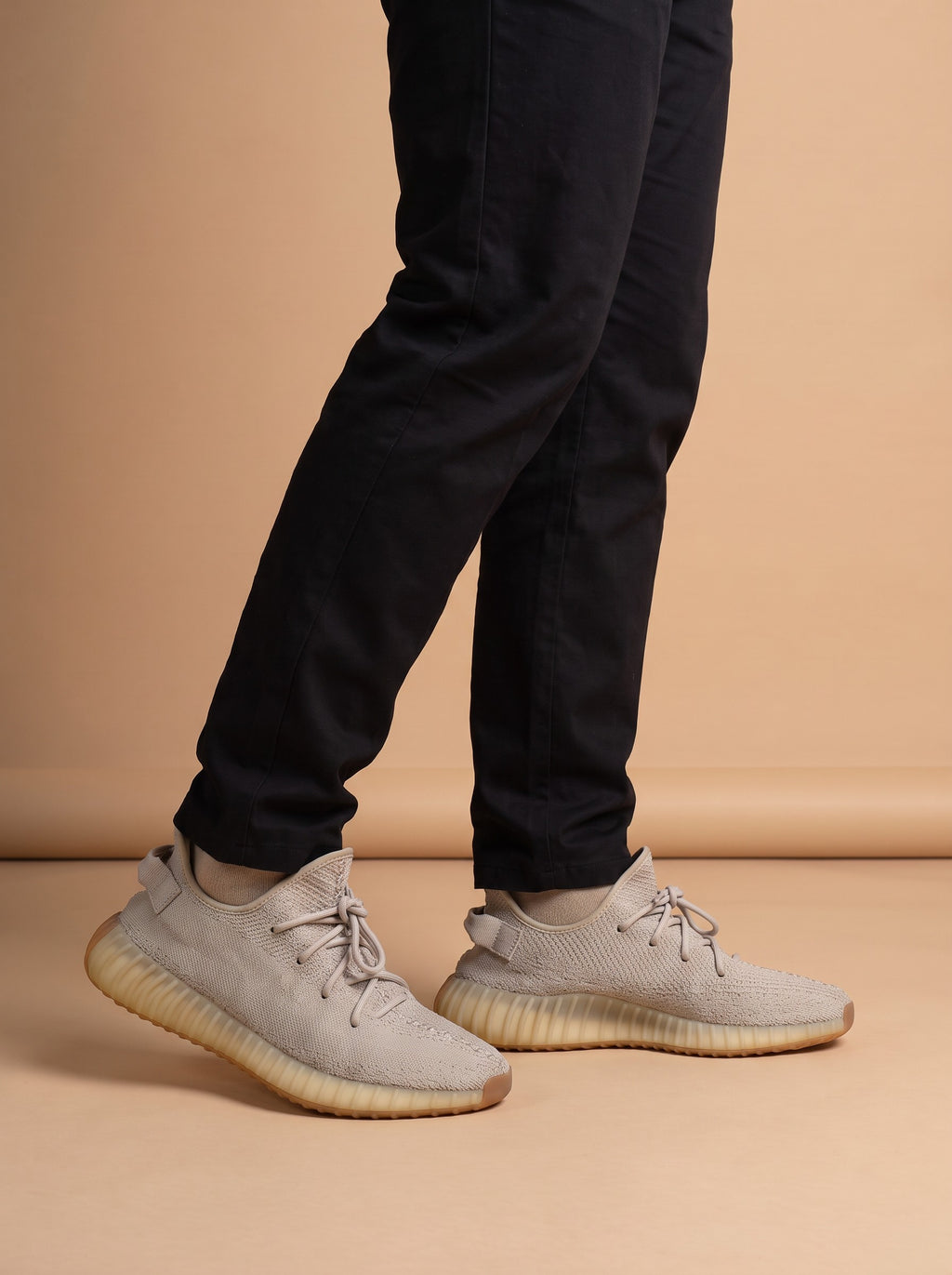 Adidas Yeezy Boost 350 V2 Cream aan de voet