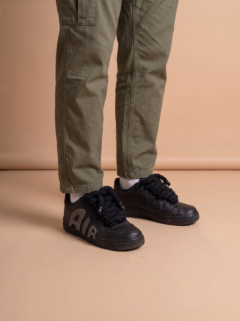 Air Force 1 Black Customized aan de voet