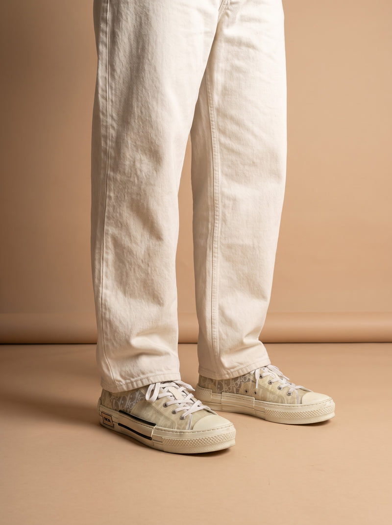 Dior 223 Low-Top aan de voet