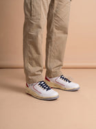 Air Jordan 2 Retro Low SP Off-White Red aan de voet