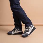 Louis Vuitton Skate Trainer Black aan de voet