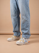 Nike x Off-White Dunk Low Lot 34 aan de voet