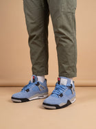 Nike Air Jordan 4 Retro University Blue aan de voet