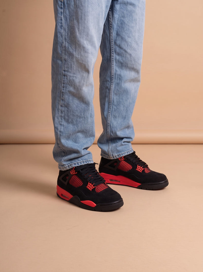 Nike Air Jordan 4 Retro Red Thunder aan de voet