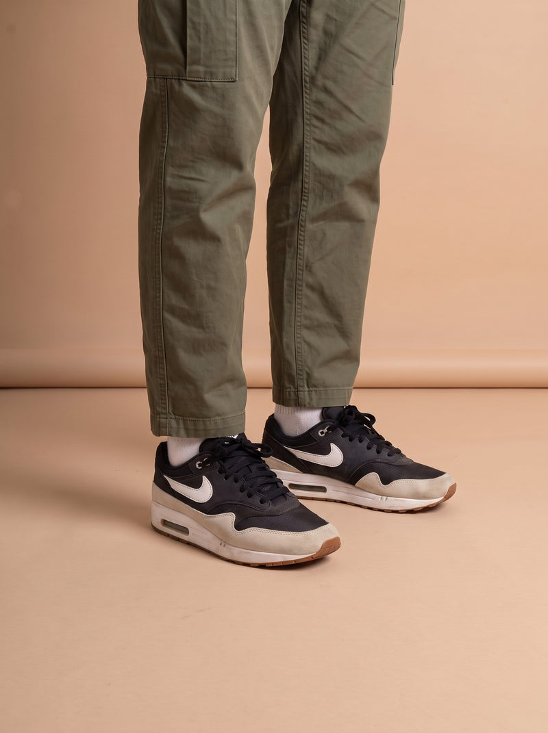 Nike Air Max 1 Black Light Bone aan de voet