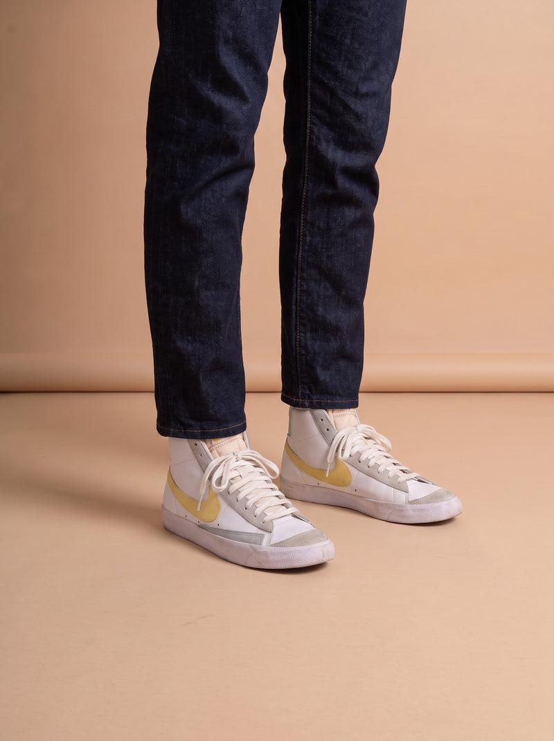 Nike Blazer Mid 77 White Lemon aan de voet