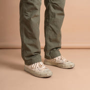 Acne Ballow Soft Tumbled Tag Low Off White aan de voet