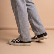 Acne Ballow Soft Tumbled Tag Low Black aan de voet