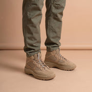 Adidas Yeezy Desert Boot Rock aan de voet