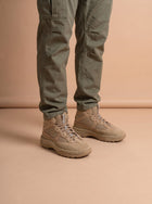 Adidas Yeezy Desert Boot Rock aan de voet
