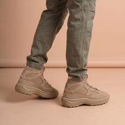 Adidas Yeezy Desert Boot Rock aan de voet