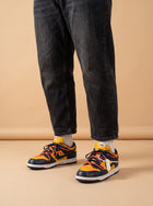 Nike x Off-White Dunk Low University Gold aan de voet