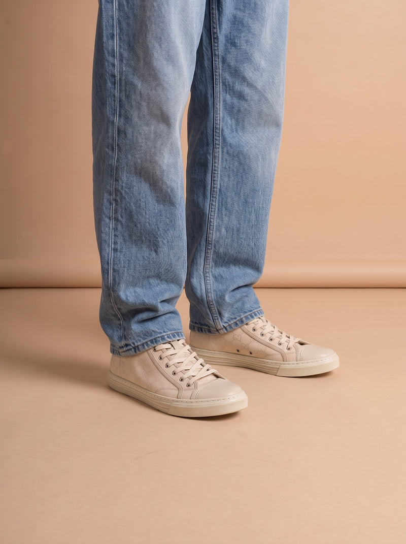 Cream GG High Top aan de voet