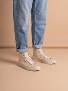 Cream GG High Top aan de voet