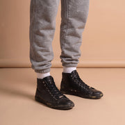 California Miro Soft Leather High Top Sneakers aan de voet