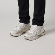 Op model, aan de voet