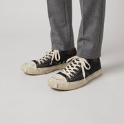 Op model, aan de voet