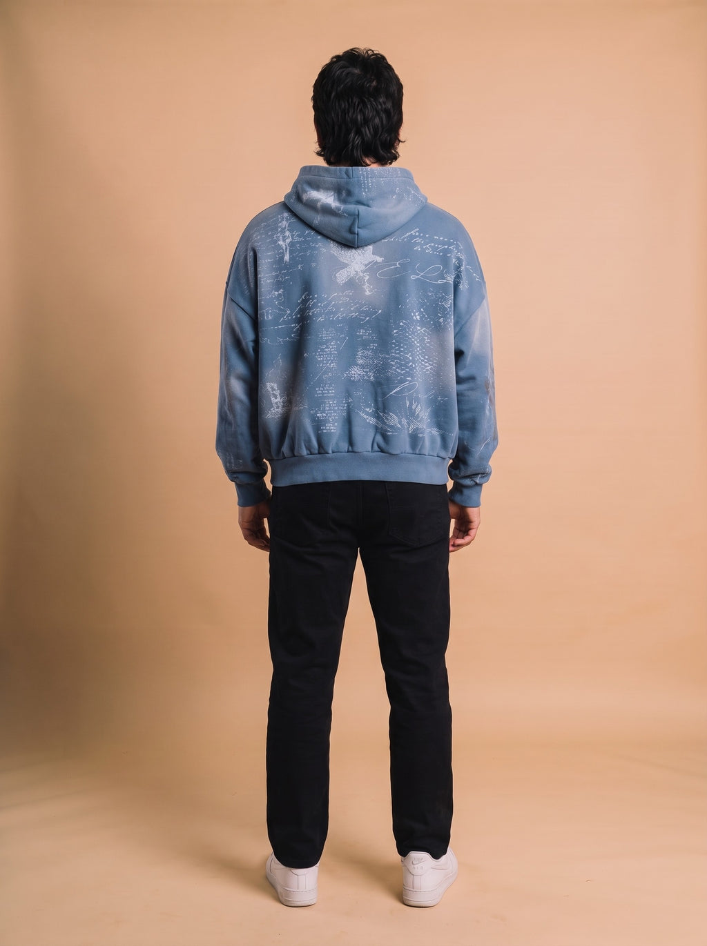 Blue Zip Up Sweater model achterkant
